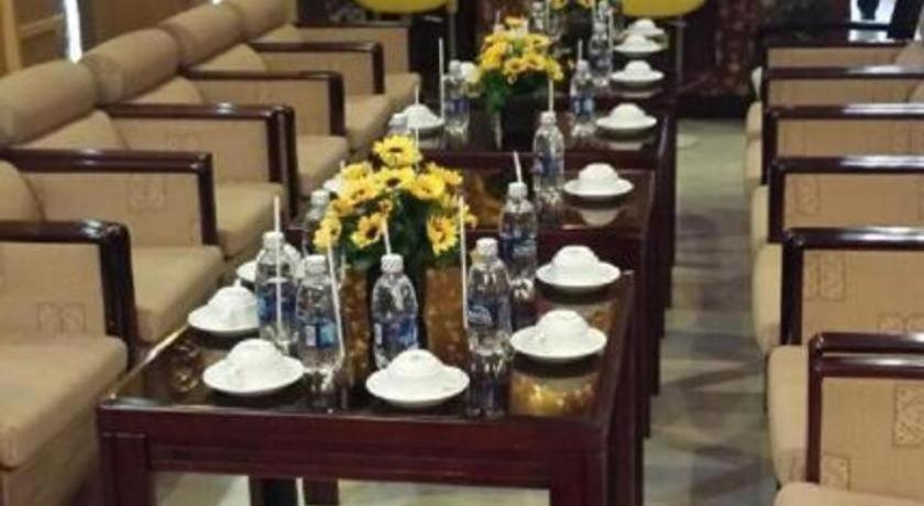 Hoang Vinh Hotel Хошимин Екстериор снимка