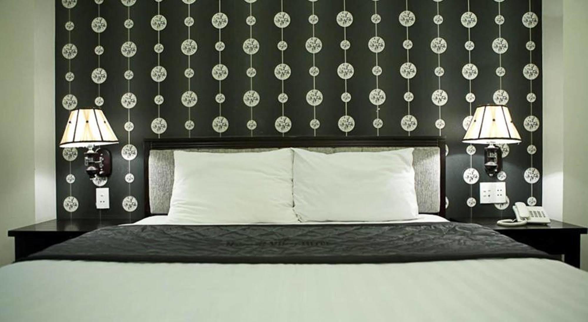 Hoang Vinh Hotel Хошимин Екстериор снимка