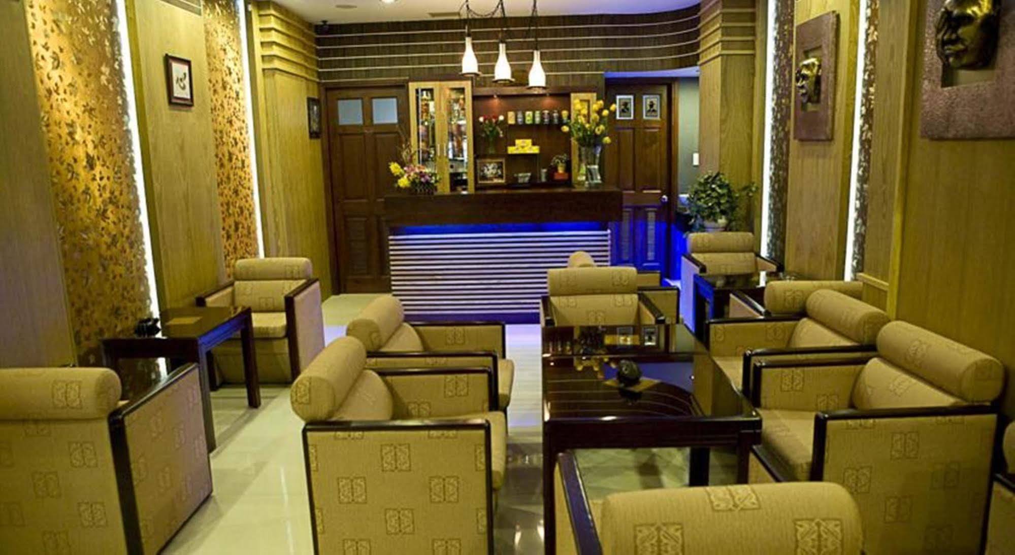 Hoang Vinh Hotel Хошимин Екстериор снимка